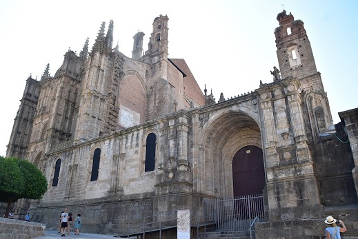 Fachada lateral catedral de Plasencia