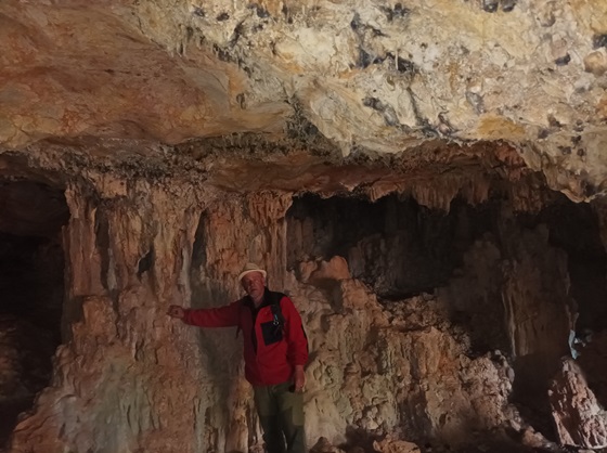 Interior cueva Pates