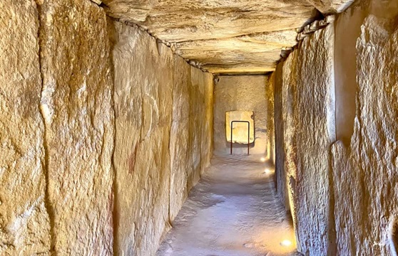 Interior dolmen de Viera